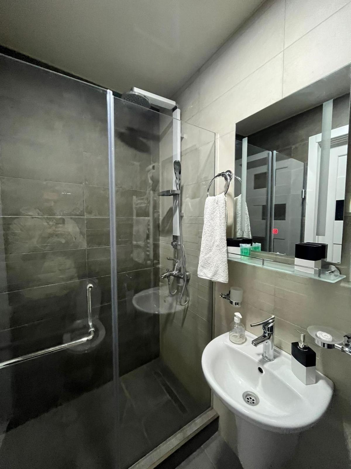 Отель Vere Tower Тбилиси Экстерьер фото