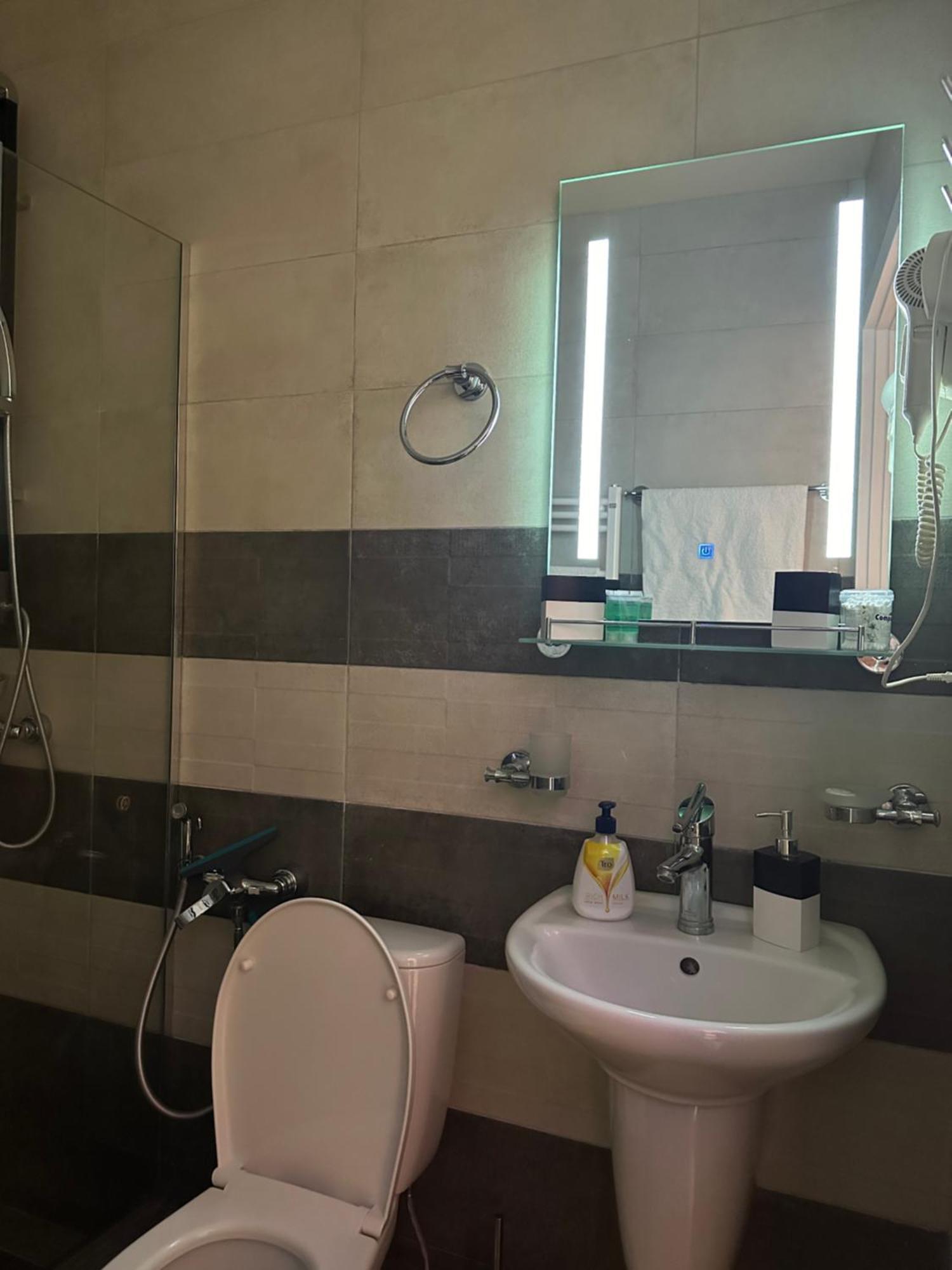 Отель Vere Tower Тбилиси Экстерьер фото