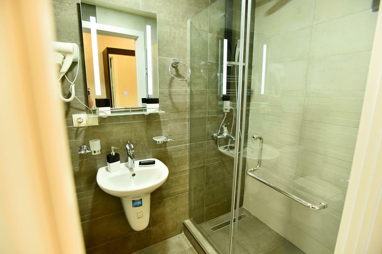 Отель Vere Tower Тбилиси Экстерьер фото